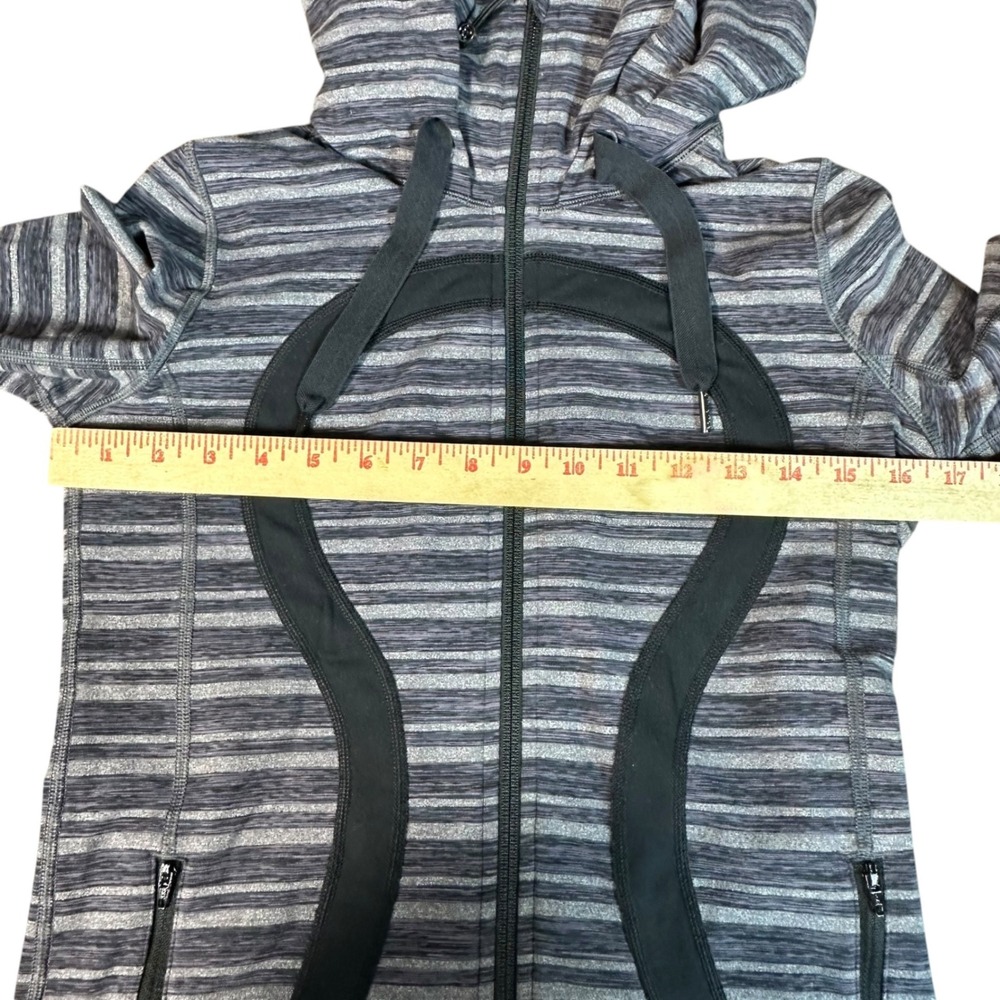 Lululemon Stride Hoodie Women Size 6 Gray Striped Full Zip Thumbholes - Picture 6 of 9